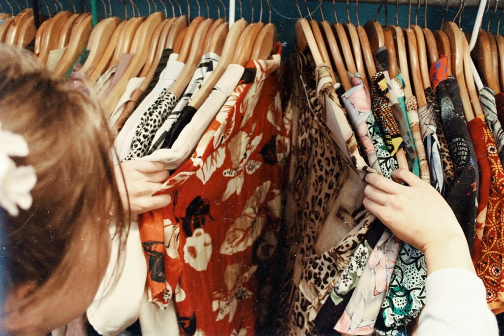 How to Sell on Poshmark: An Easy Step-by-Step Guide